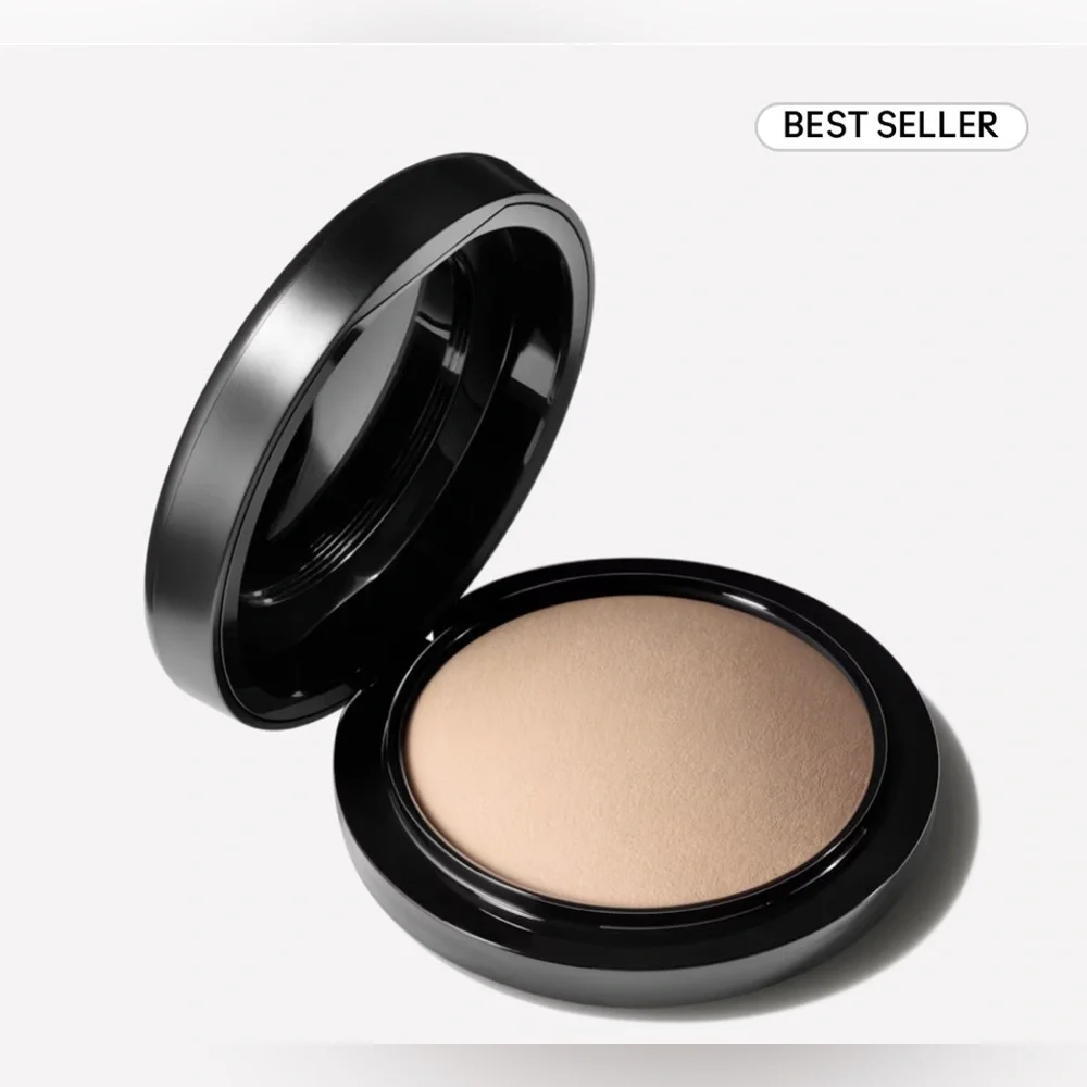 Light Mac Mineralize Skinfinish Natural Powder (Soft Pale Beige)Brand New in Box